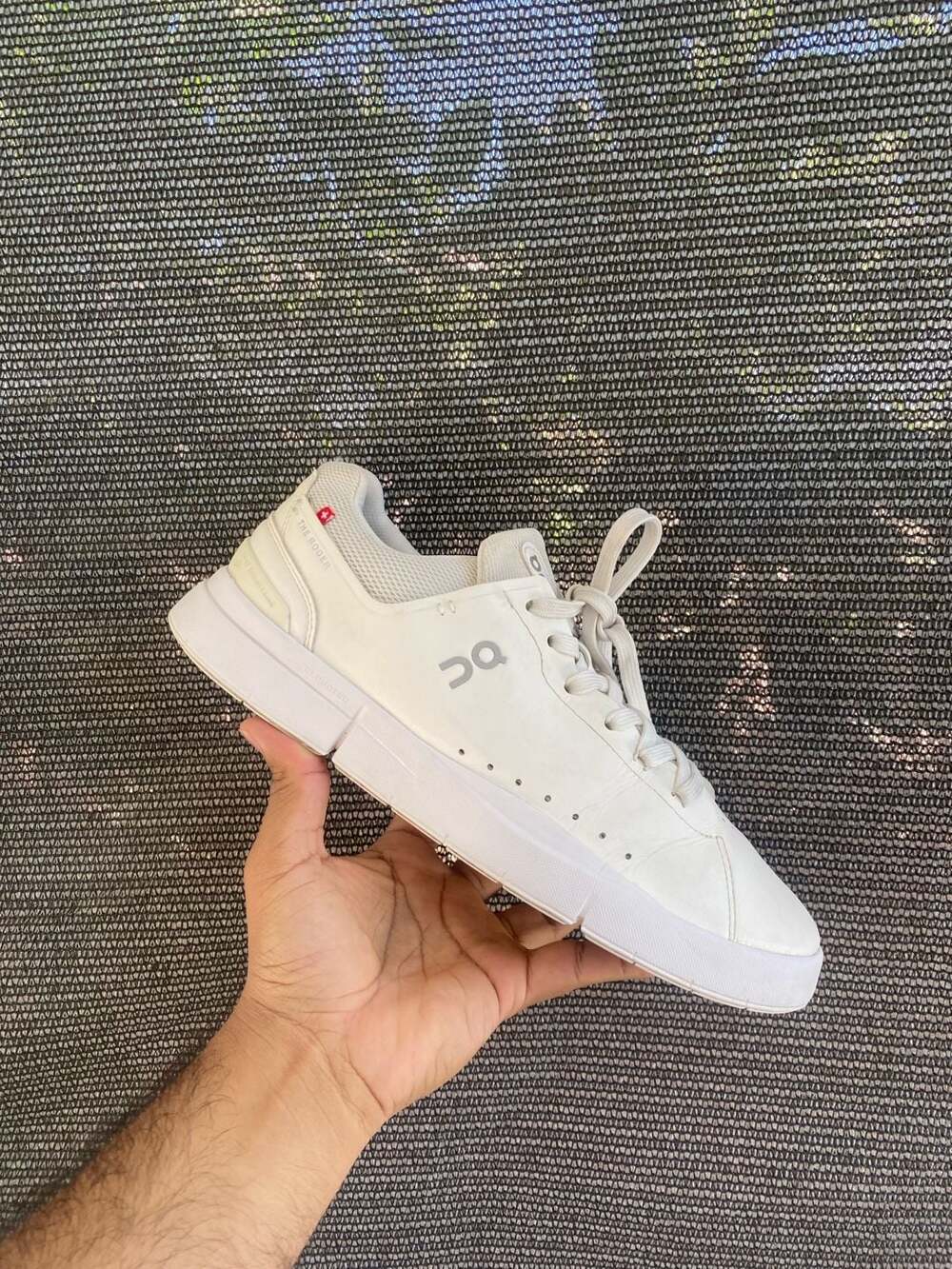 On The Roger Advantage White Sneakers